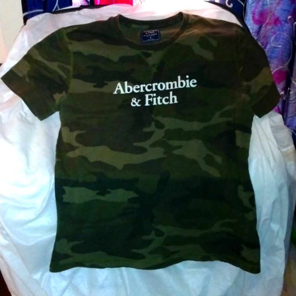 Ambercrombie & Fitch Camo T Shirt